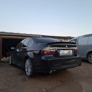 PSM stila bagāžnieka spoileris BMW E90, spīdīgi melns — 4